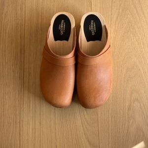 Swedish Hasbeens Leather Clogs